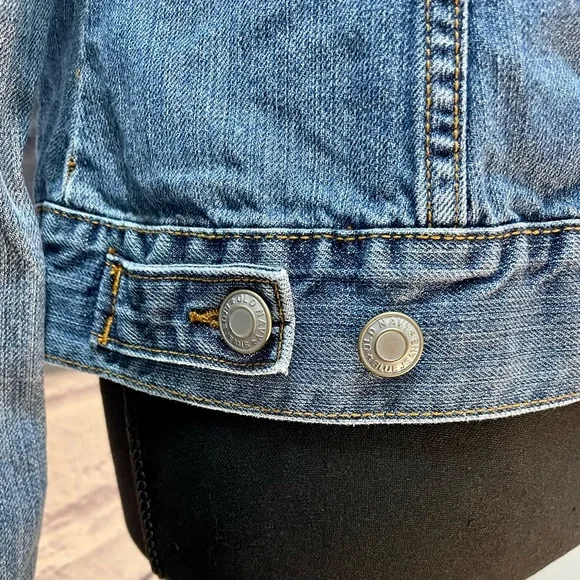 Old Navy Denim Jacket Women’s - Picture 5 of 9